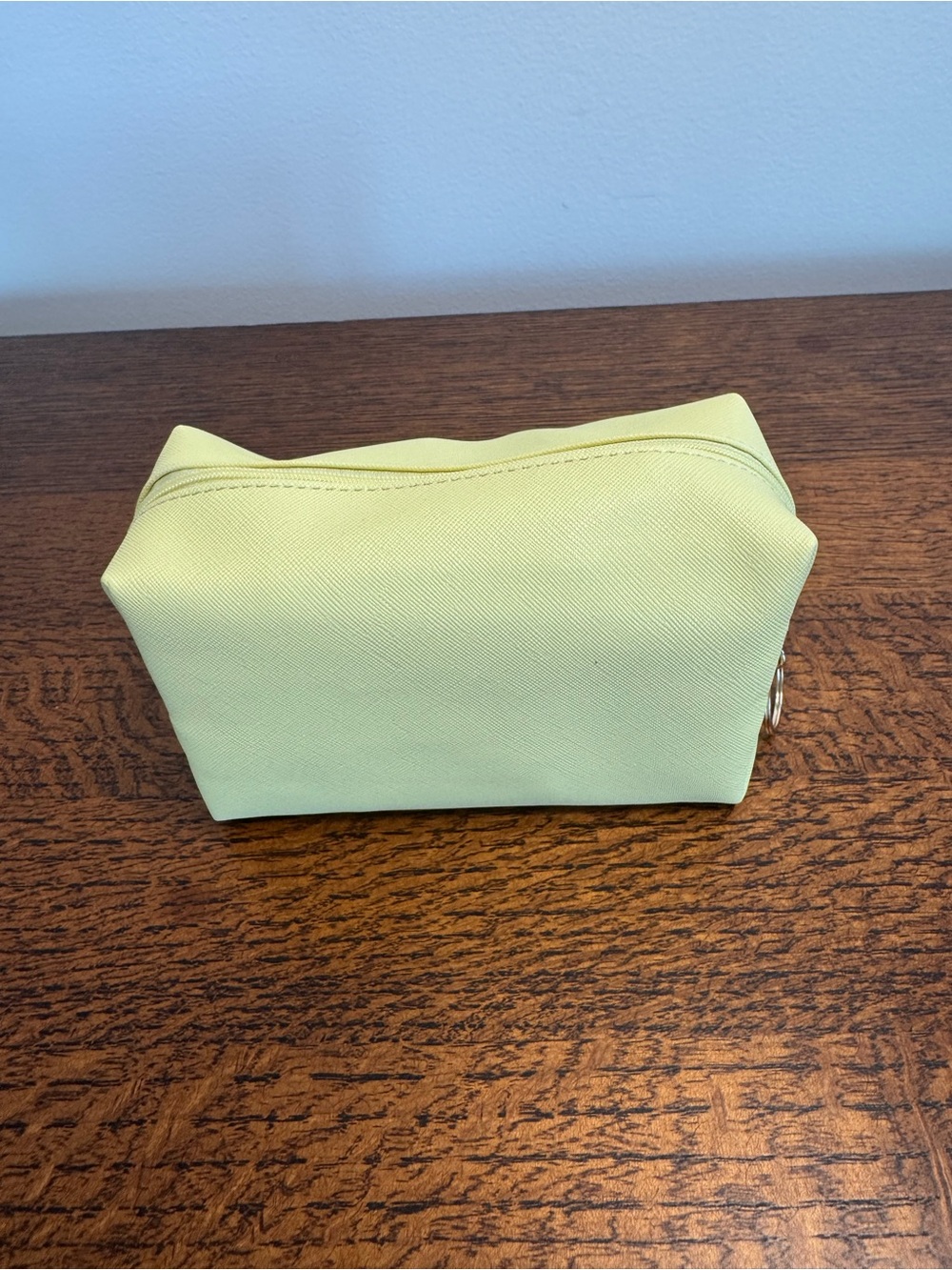 Make-Up Bag Stuffed/Pregnant with Beauty Items - Picture 10 of 12